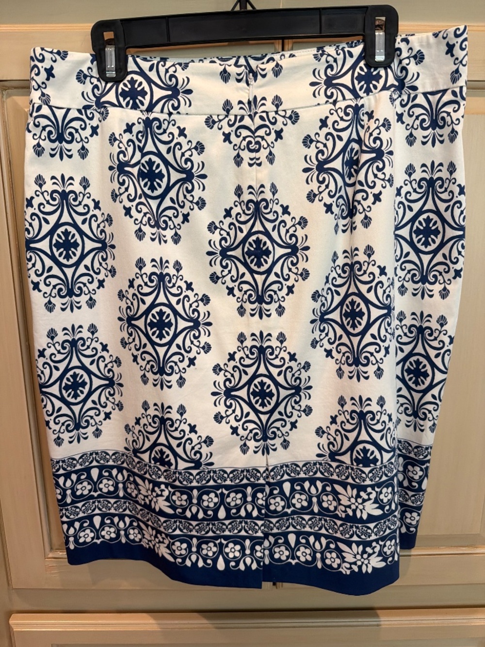 Ann Taylor pencil skirt - Picture 2 of 4
